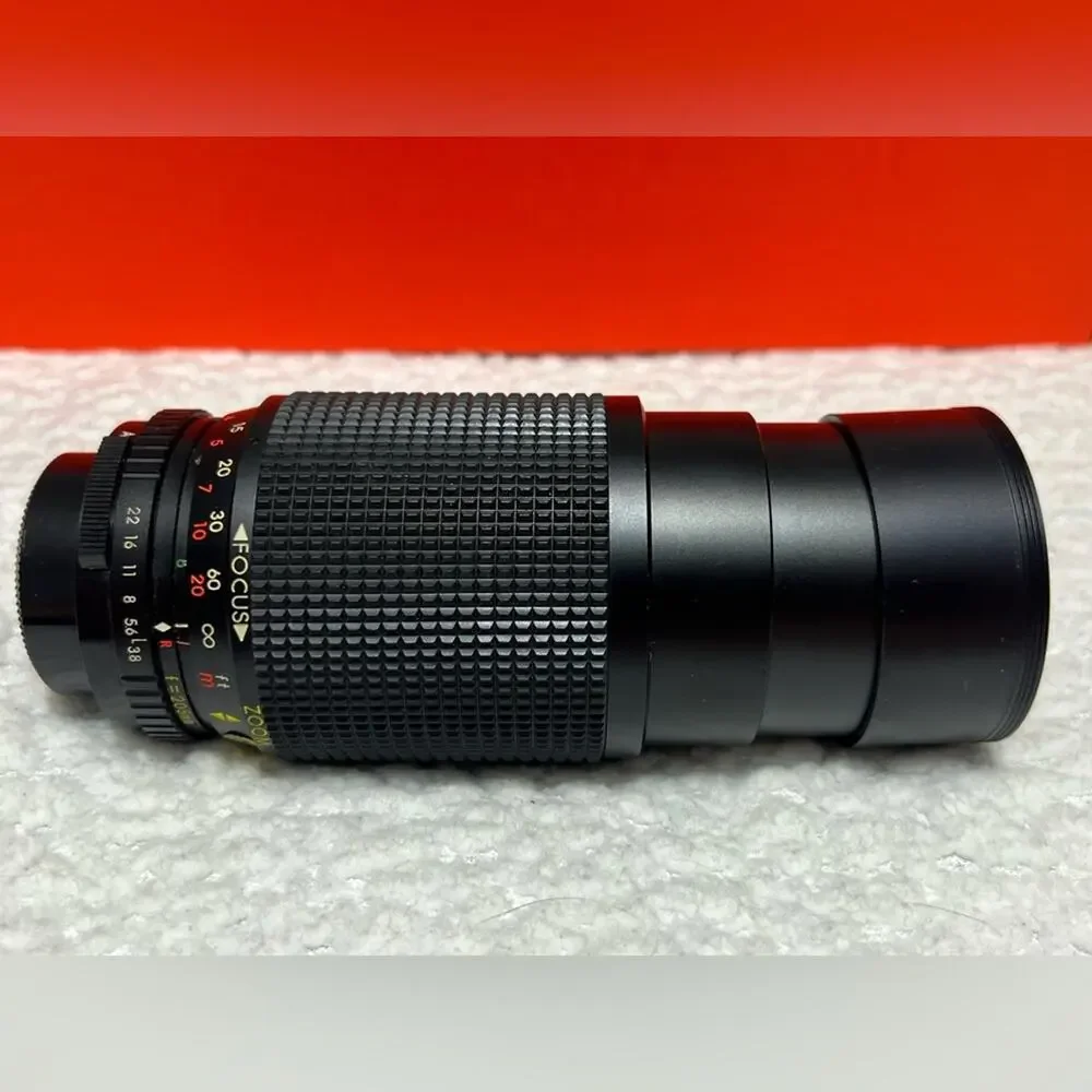 Vintage Sigma Promaster MC Auto Zoom camera lens80-205mm f/3.8